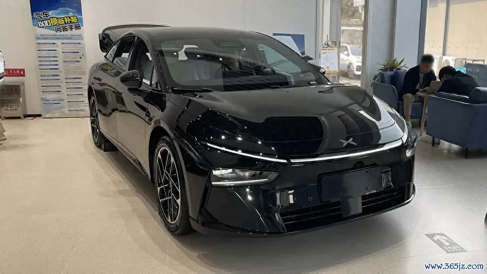 为了空间覆没驾驶，小鹏P+卖贵了，底盘只值18万？